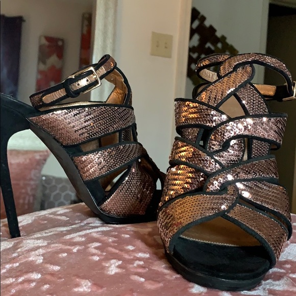 Tom Ford pink sequin heels - Picture 3 of 5